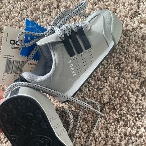 Adidas baby size 5 gray new with tags sneakers Samoa